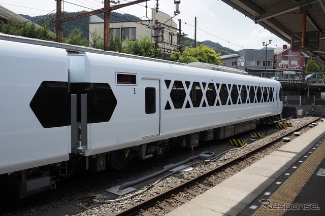 東武鉄道N100系スペーシアX：1号車（東武日光駅）