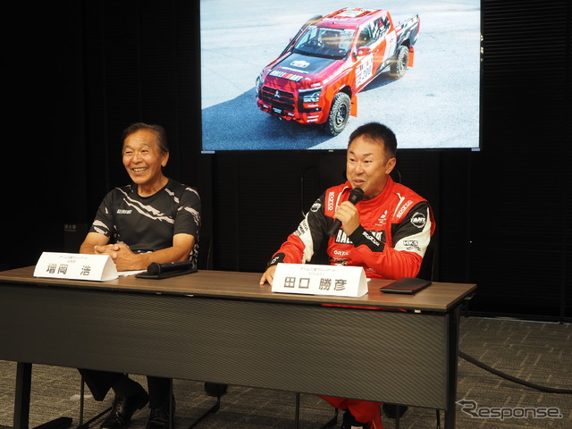 ラリーの豊富やトライトンへの印象を語る田口選手(右)