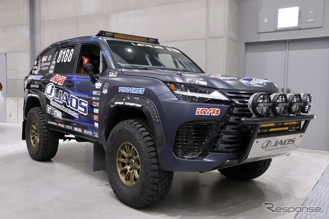 LEXUS LX600