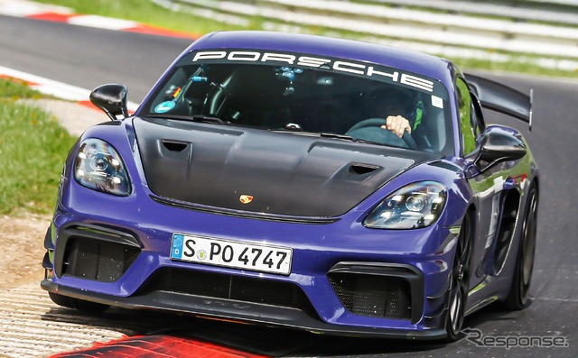 ポルシェ 718 ケイマン GT4 RS の「マンタイキット」装着車