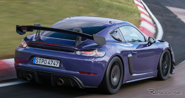 ポルシェ 718 ケイマン GT4 RS の「マンタイキット」装着車