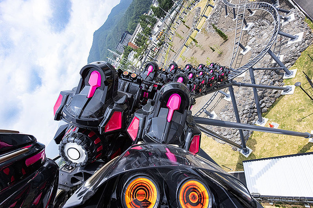 富士急ハイランド 「高飛車」以来12年ぶり新コースター&バイクライド型「ZOKKON」(ぞっこん)