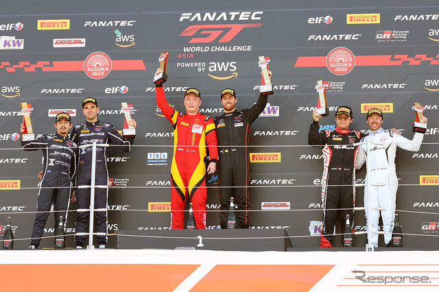 総合優勝を争ったGT3クラス表彰式