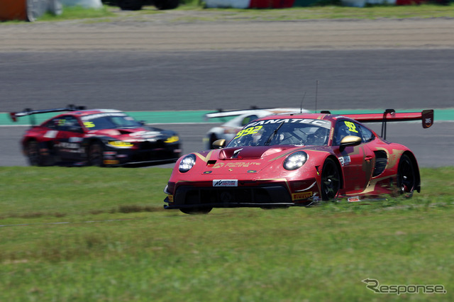 総合7位の#992 Absolute Racing