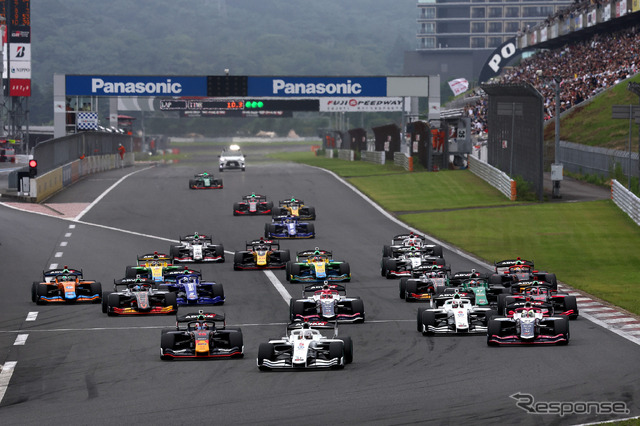 決勝レーススタートシーン
