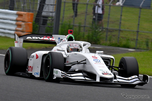 2位の#5 牧野任祐(DOCOMO TEAM DANDELION RACING)