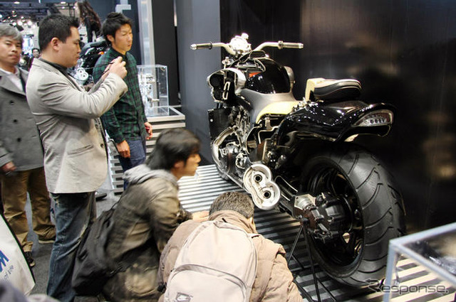 【東京モーターサイクルショー09】ヤマハ…VMAX が人気!
