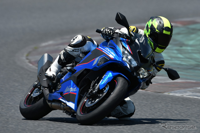 カワサキ Ninja ZX-4R SE