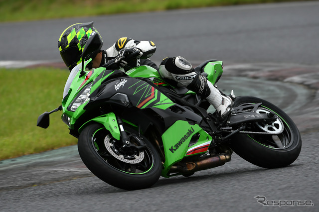 カワサキ Ninja ZX-4RR