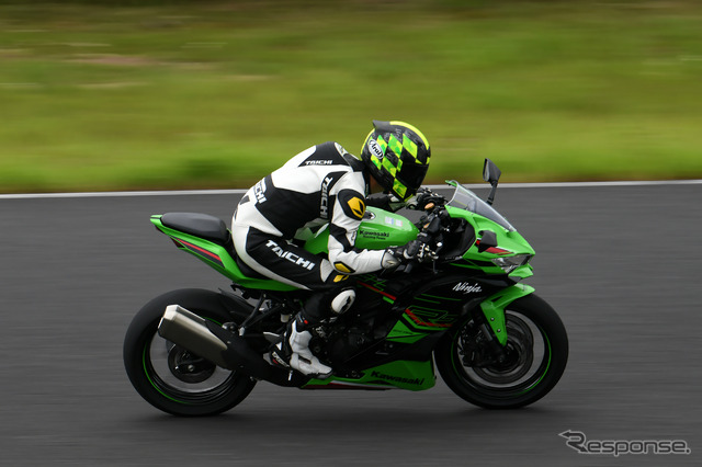 カワサキ Ninja ZX-4RR