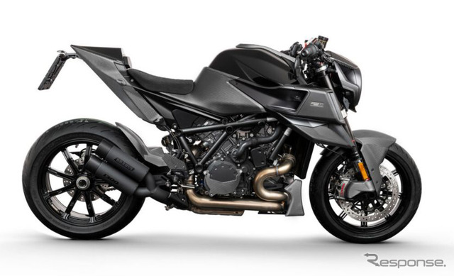 ブラバス1300R エディション23（スーパーブラック）
