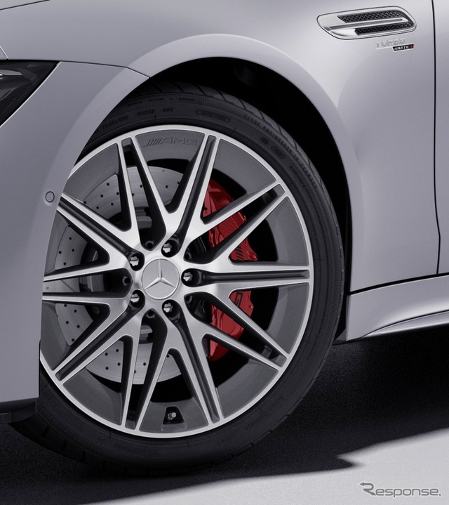メルセデスAMG GT 4ドアクーペ の改良モデルの「V8エクステリア・スタイリングパッケージ」