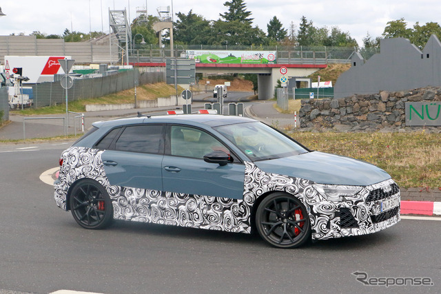 アウディ RS3 改良新型プロトタイプ(スクープ写真)