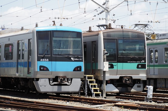 小田急4000形(向かって左)とE233系2000番台
