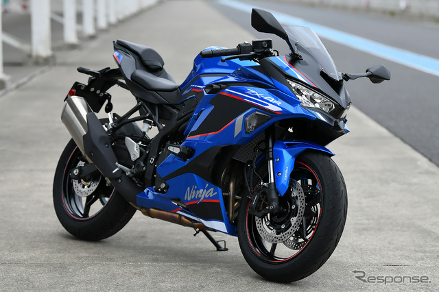 カワサキ Ninja ZX-4R SE