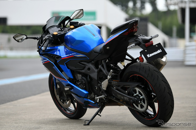 カワサキ Ninja ZX-4R SE