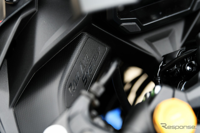 カワサキ Ninja ZX-4R SE