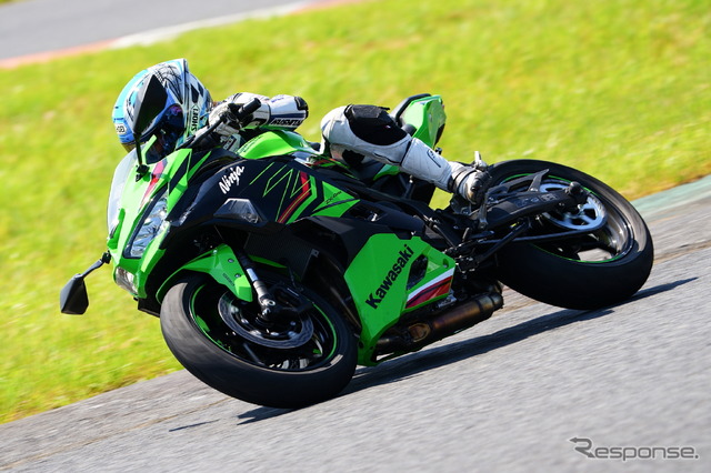 カワサキ Ninja ZX-4RR
