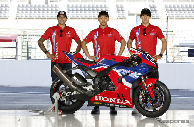 チームHRC with 日本郵便、左からチャビ・ビエルゲ選手、高橋巧選手、長島哲太選手