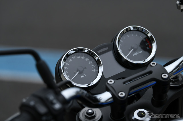 カワサキ Z900RS 新色の「ブルー×ブラック」