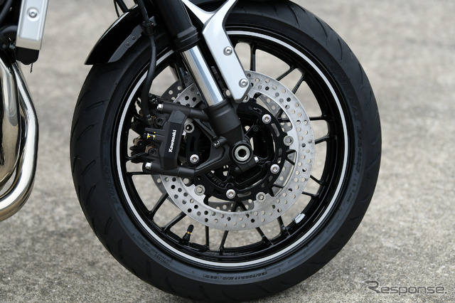 カワサキ Z900RS 新色の「ブルー×ブラック」