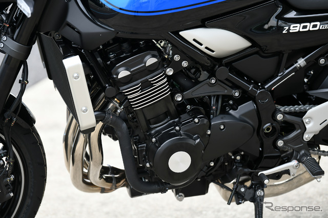 カワサキ Z900RS 新色の「ブルー×ブラック」