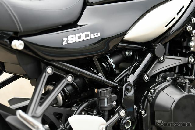 カワサキ Z900RS 新色の「ブルー×ブラック」