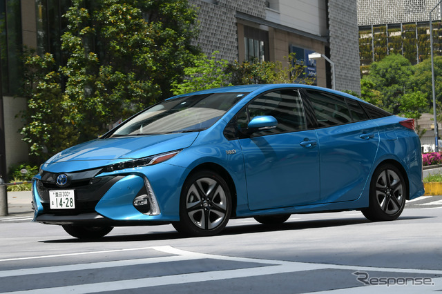 トヨタ プリウスPHEV(先代)