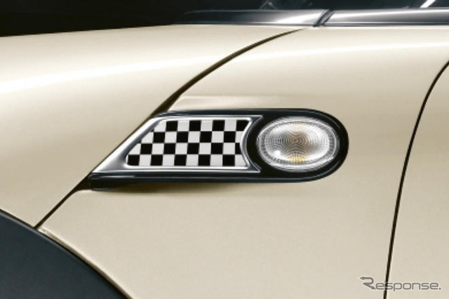 MINI、新車購入でチェッカーフラッグのアクセサリープレゼント 4月30日まで