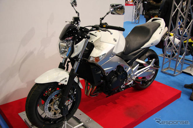 【東京モーターサイクルショー09】スズキ GSR400/ABS は9000回転からが…