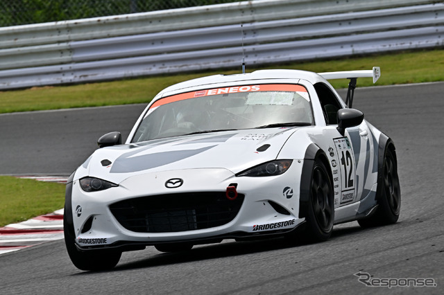 12号車MAZDA SPIRIT RACING ROADSTER CNF concept