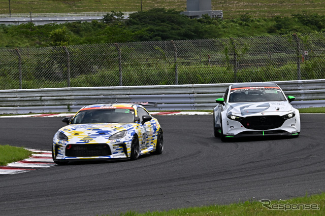 55号車MAZDA SPIRIT RACING MAZDA3 Bio concept