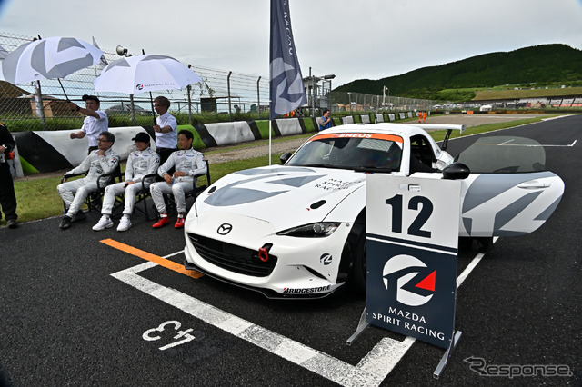 12号車MAZDA SPIRIT RACING ROADSTER CNF concept