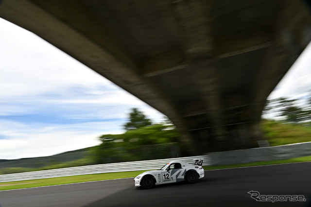 12号車MAZDA SPIRIT RACING ROADSTER CNF concept