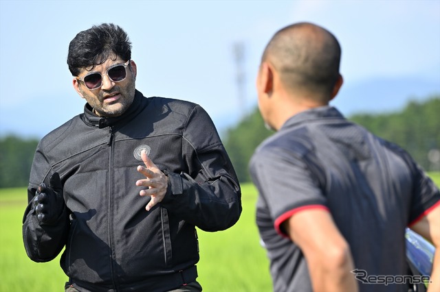 今回はインドとイギリスから多くの開発メンバーが来日。アジアを統括するアヌージ・ドゥアさんとは富士周辺をツーリング。速くて上手い!