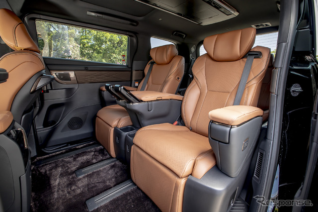 トヨタ ヴェルファイア Executive Lounge
