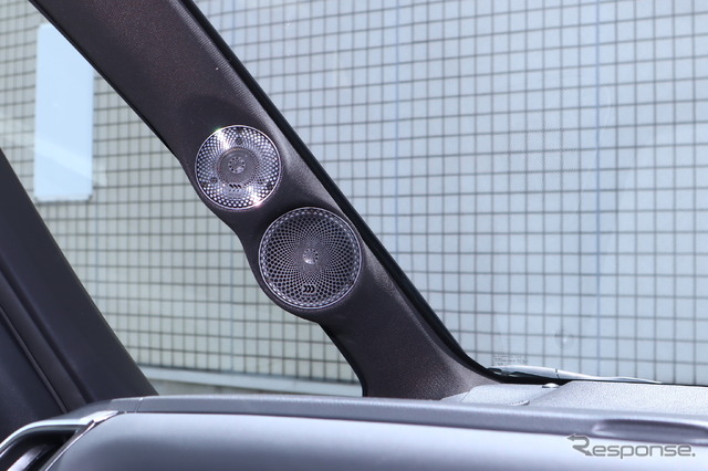 精彩な音色を奏で豪華な組み合せ。ピッコロllとCDM-880MKllをAピラーにスマートにセット