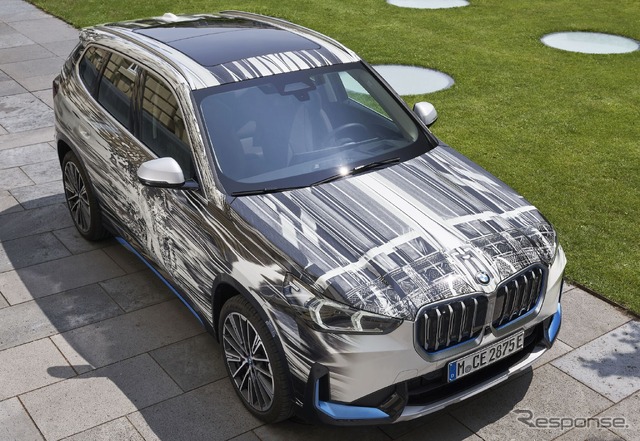 BMW iX1 のアートカー