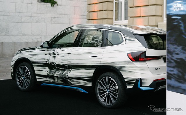 BMW iX1 のアートカー
