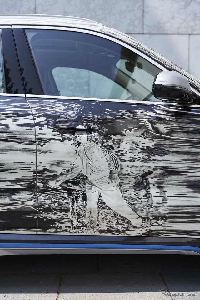 BMW iX1 のアートカー