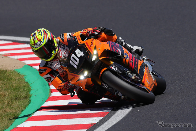 予選暫定7番手の#104 TOHO Racing(清成龍一/國峰啄磨/榎戸育寛)