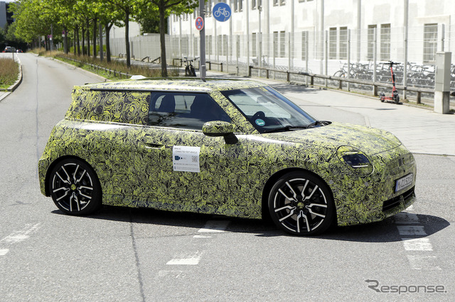 MINI E JCW プロトタイプ(スクープ写真)