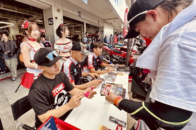鈴鹿8耐 ピットウォーク
