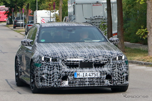 BMW M5 ツーリング プロトタイプ(スクープ写真)