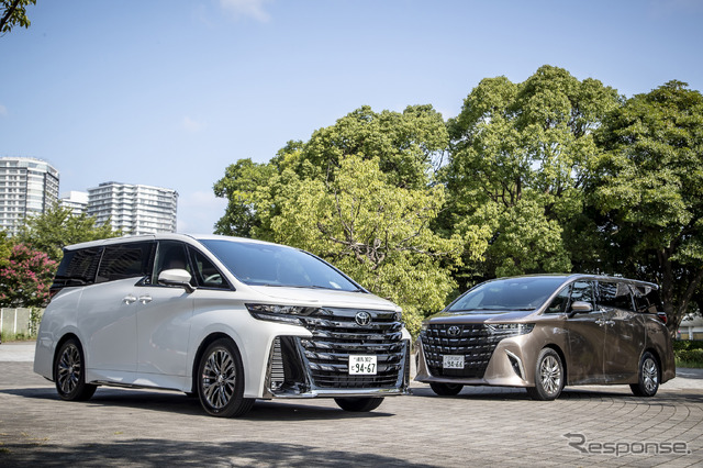 トヨタ ヴェルファイア(左)とアルファード(右)