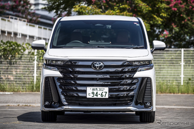 トヨタ ヴェルファイア Z Premier FF(2.4リットルターボ)