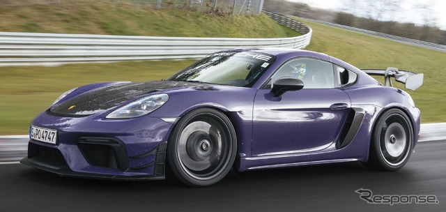 ポルシェ 718 ケイマン GT4 RS の「マンタイキット」装着車
