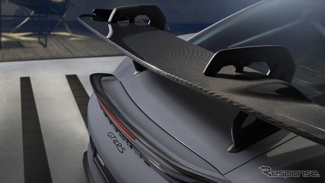 ポルシェ 718 ケイマン GT4 RS の「マンタイキット」装着車