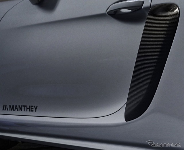 ポルシェ 718 ケイマン GT4 RS の「マンタイキット」装着車