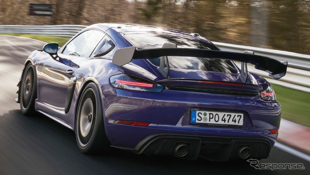 ポルシェ 718 ケイマン GT4 RS の「マンタイキット」装着車